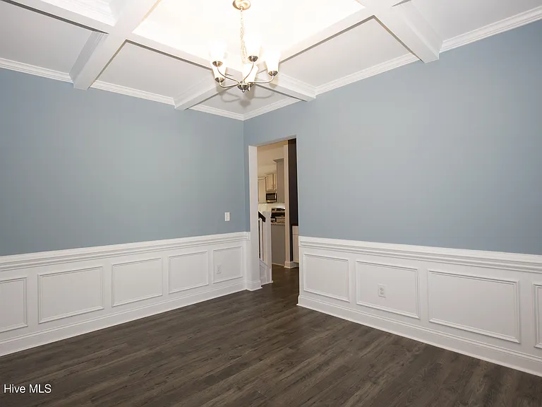 660 Avenue Of The Carolinas — Photo 17