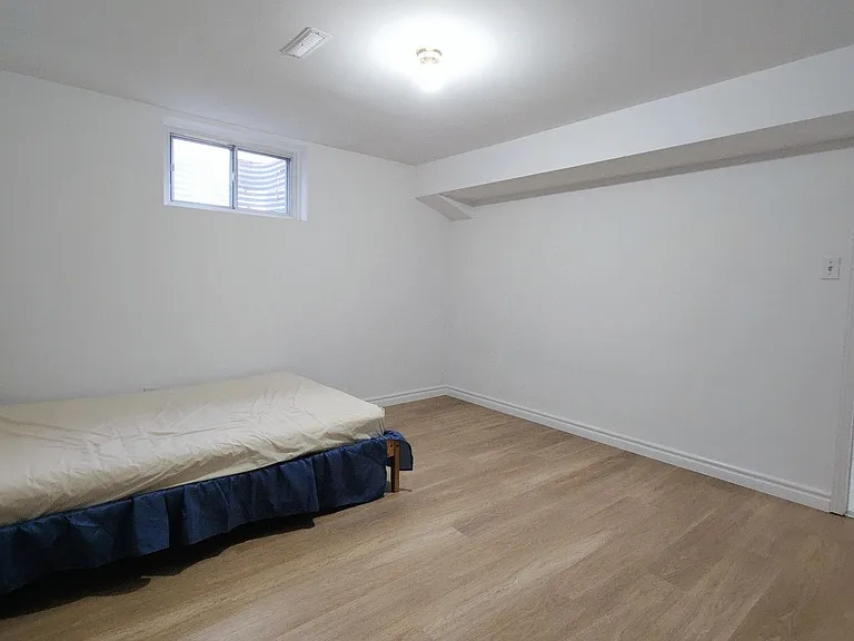 27 Macklingate Ct — Photo 4
