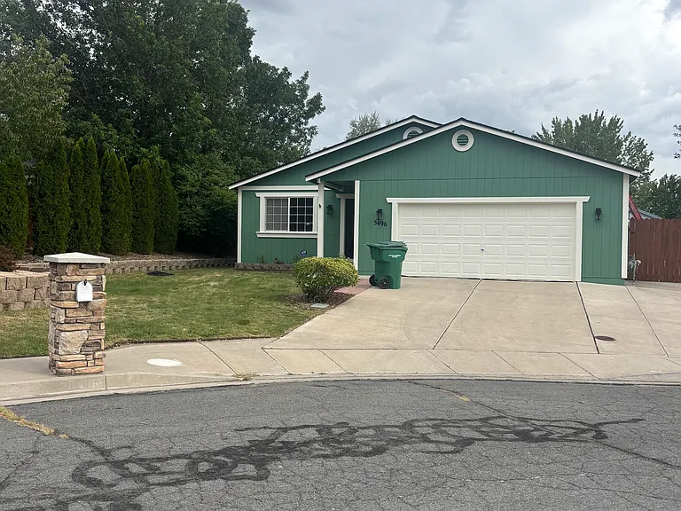 5496 Breeze Ct — Photo 1
