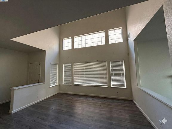 4th image of 39965 Potrero Dr