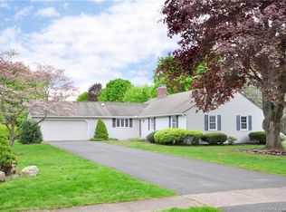 52 Coach Rd, Glastonbury, CT 06033