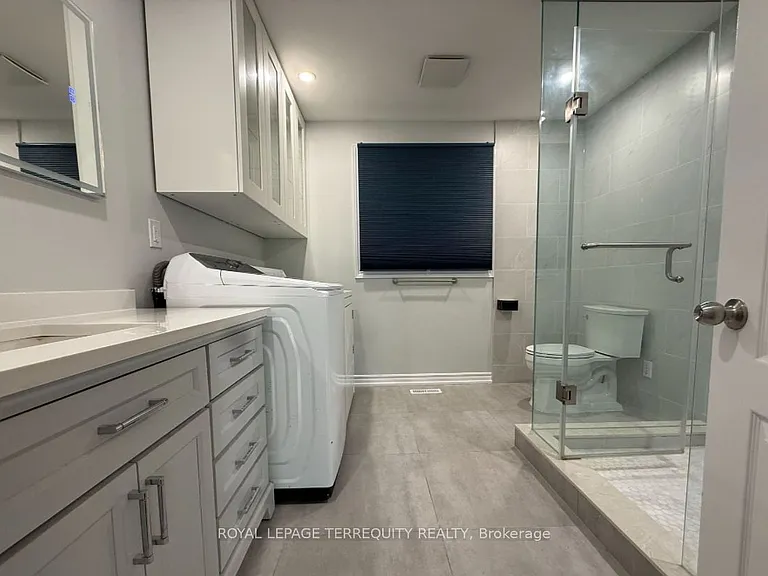 2 Axsmith Cres — Photo 7