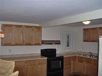 4th image of 2200 Los Arrow Dr