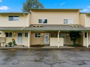 547 N Hayden Bay Dr, Portland, OR 97217