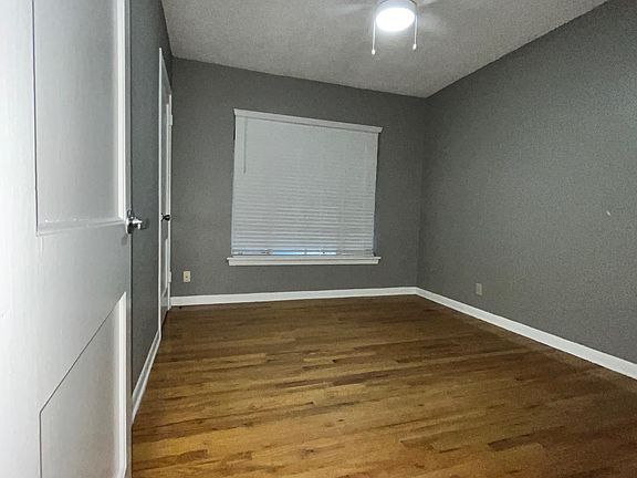 3rd image of 251 Eland Dr