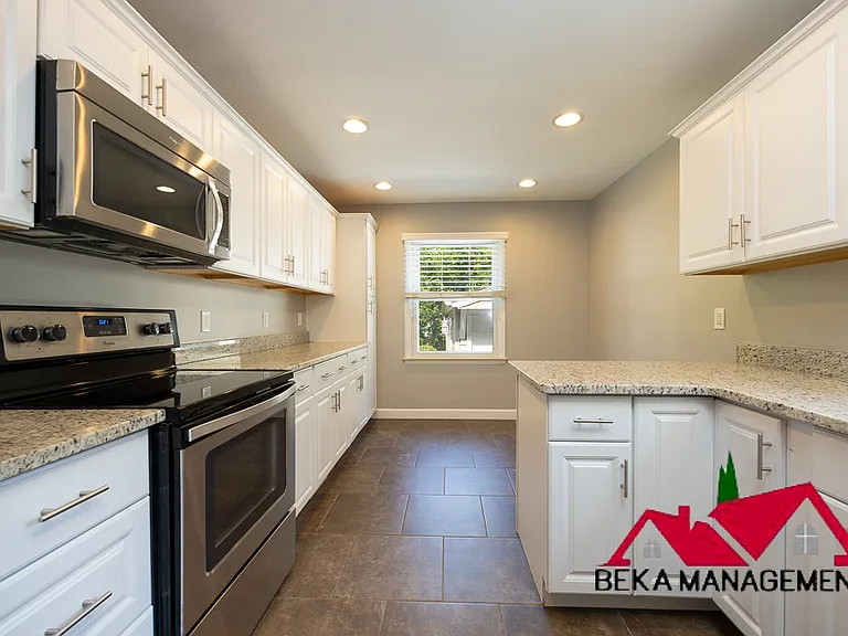 901 N Gainsborough Ave — Photo 6