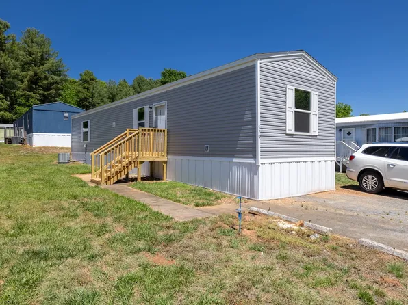 520 Villa Dr, Kernersville, NC 27284
