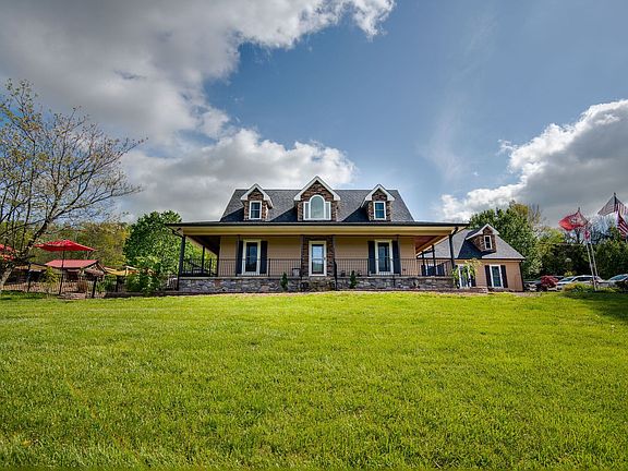 2nd image of 12 Bates Ln