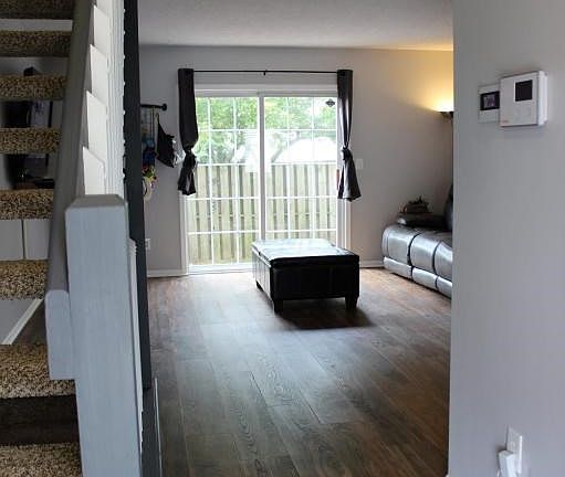 3rd image of 5685 Snow Dr