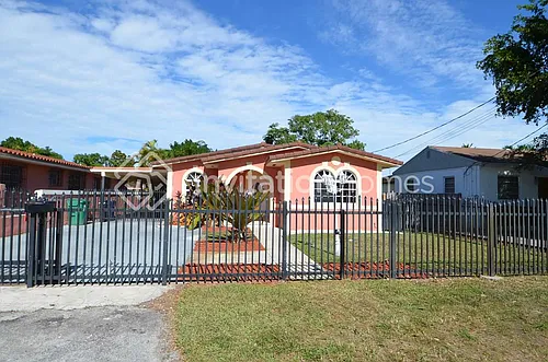 6545 SW 29th St Photo 1