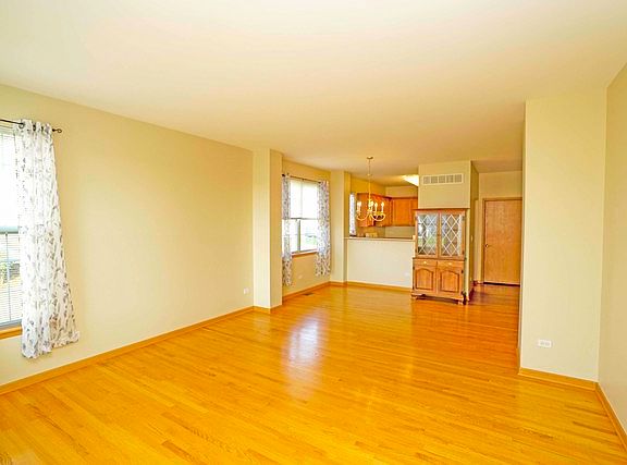 2nd image of 1617 Devonshire Ln