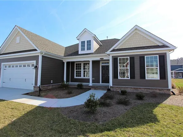 325 Bonaire Dr, Suffolk, VA 23435