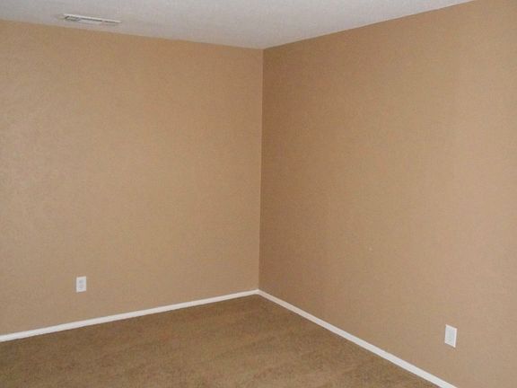 4th image of 3824 Oak Haven Dr