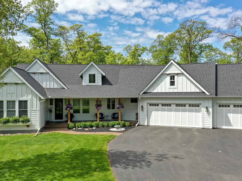 1st image of 19226 Meadowridge Ln N