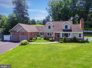1110 Woodland Dr, York, PA 17403