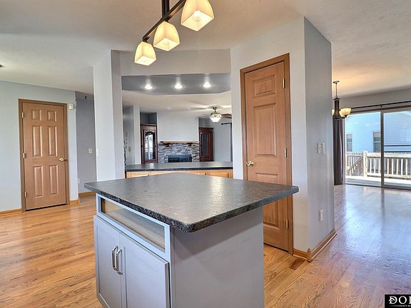 4th image of 1740 E Churchill Dr