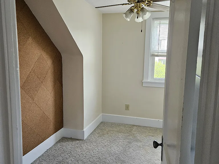 1725 Moore Ave — Photo 16