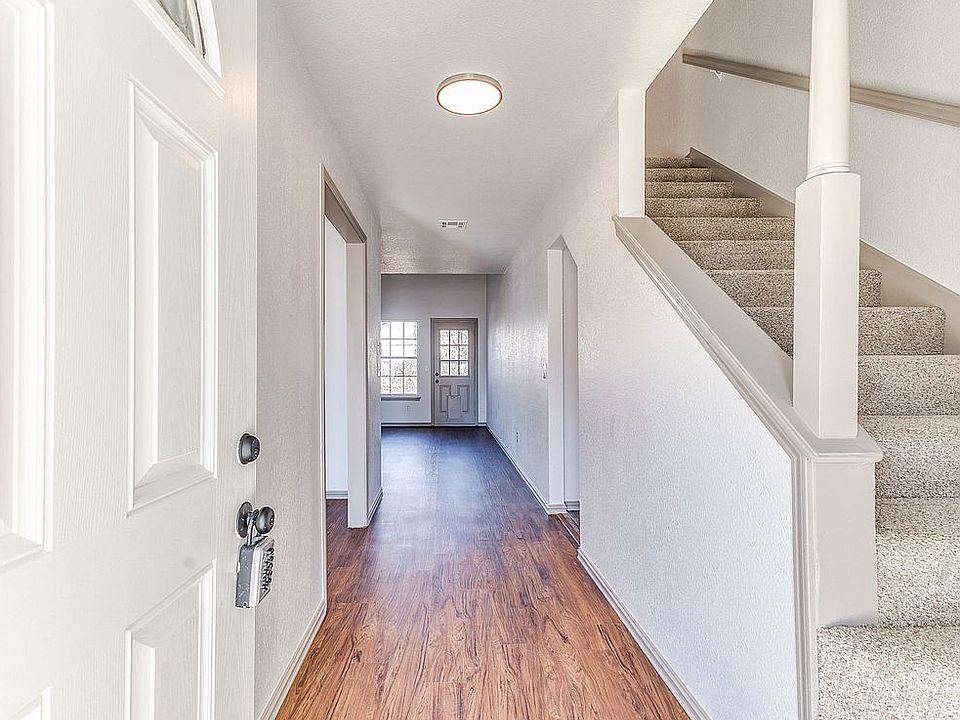 1st image of 4508 W Queens St