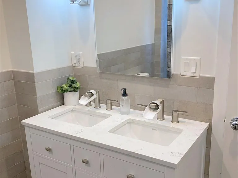 315 Windsor St — Photo 11