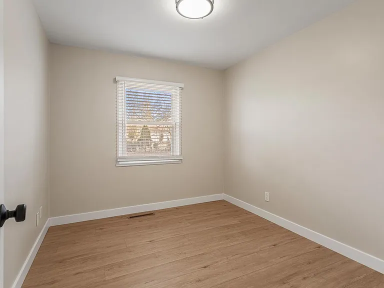 1710 Crescent Dr — Photo 9