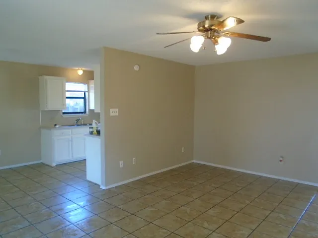 3910 Trinity — Photo 3