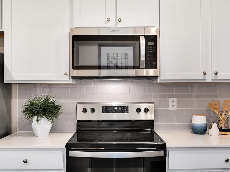 WestEdge Apartments — Photo 40