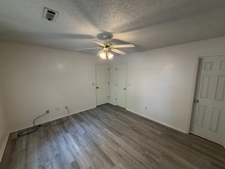 1272 N Tradition Ave — Photo 8