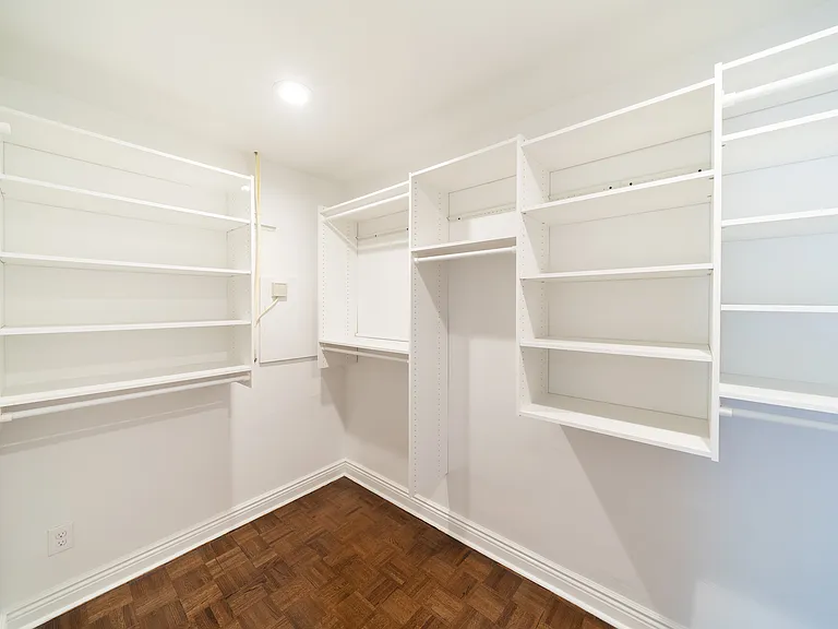 215 Aycrigg Ave — Photo 9