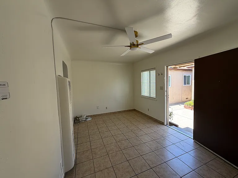 7609B California Ave #B — Photo 5