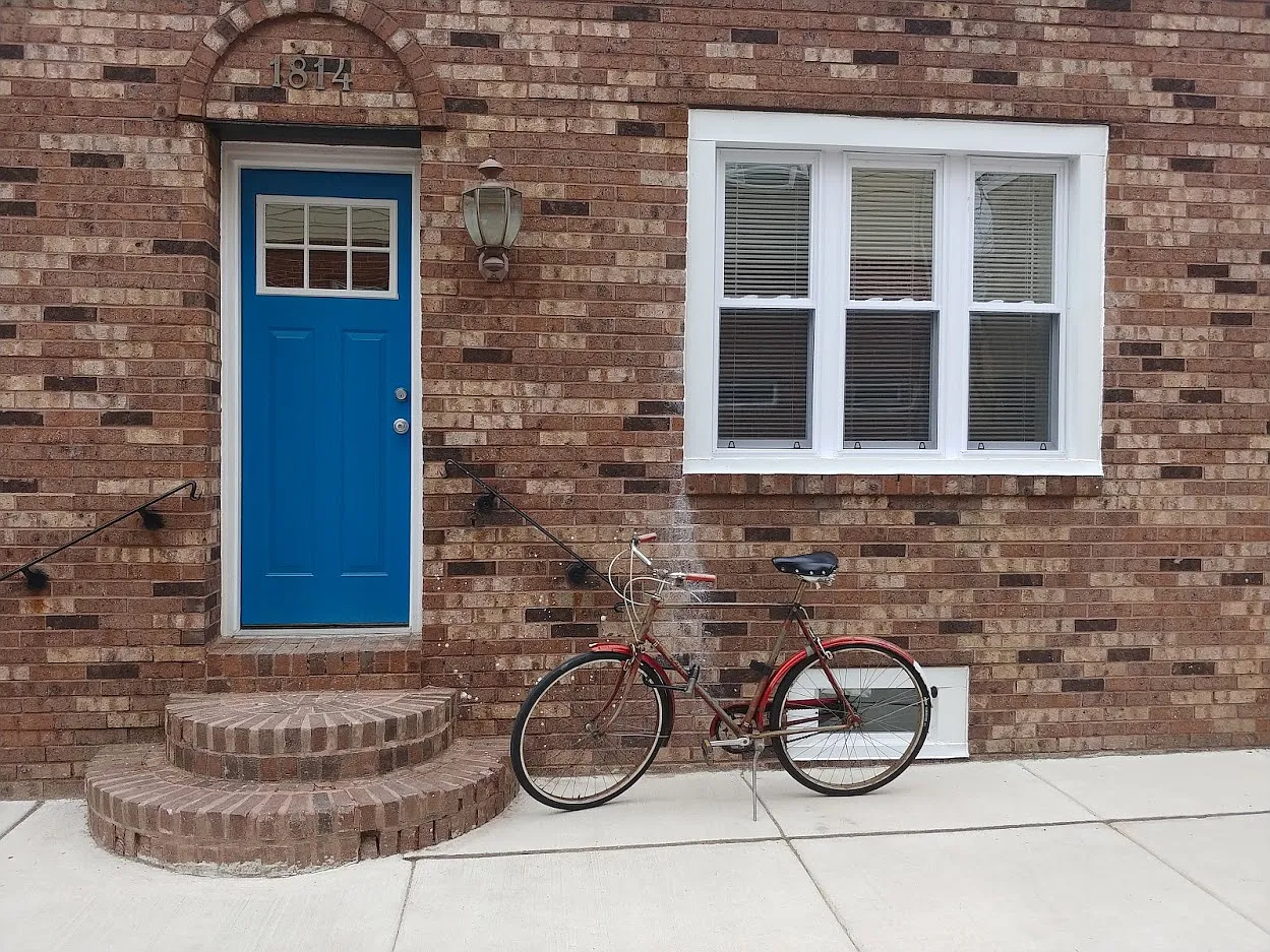 3 bed, 1350 sqft, $2,295 — Photo 2
