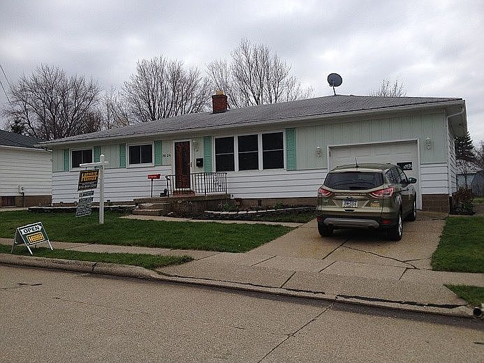 1st image of 2824 Burns Ave
