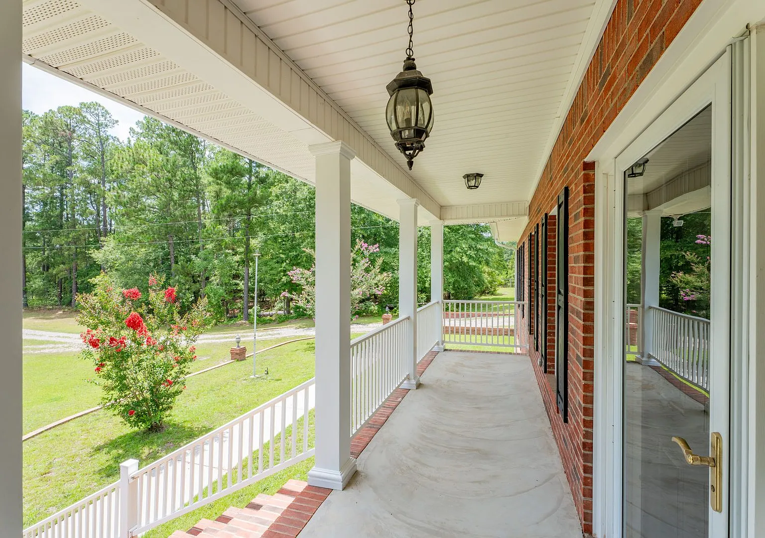 785 Glenwood Drive — Photo 3