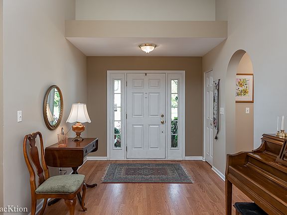3rd image of 2985 Turnberry Ln