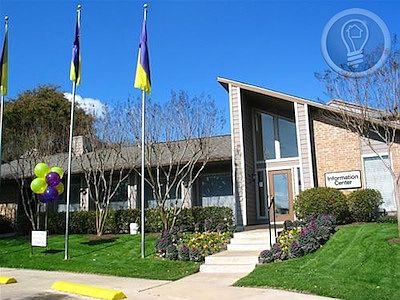 2nd image of 600 Barwood Park
