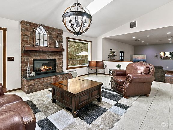 3rd image of 23226 121st Street E