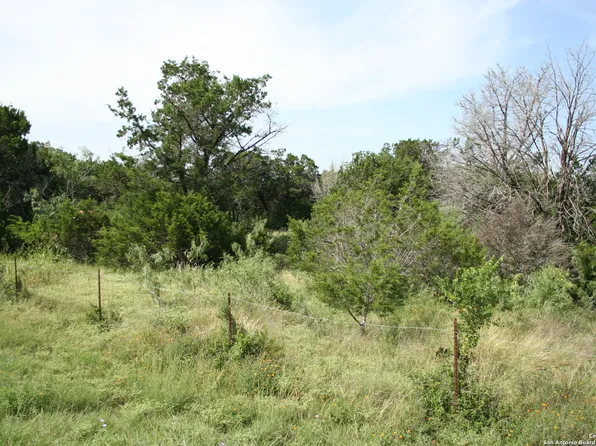 28028 Old Windmill Rd, New Braunfels, TX 78132