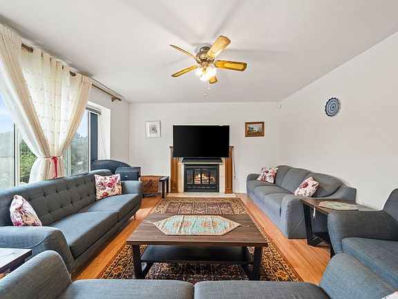 3rd image of 1125 Cecile Dr
