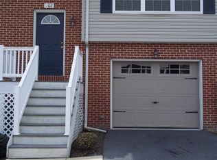 102 Farmhouse Ln, Mountville, PA 17554