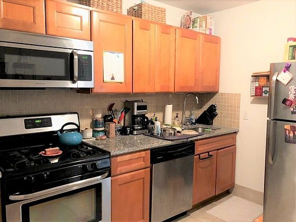 5th image of 29-34 Newtown Ave #D4
