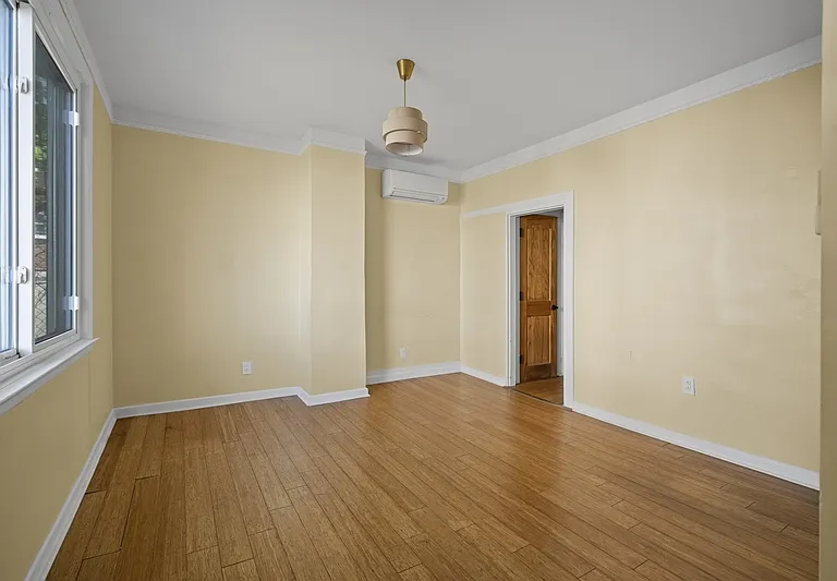 6 Rademan Pl — Photo 4