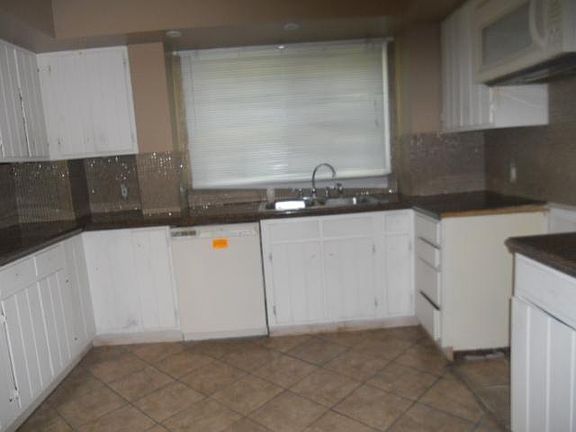 3rd image of 1400 Cornell Dr
