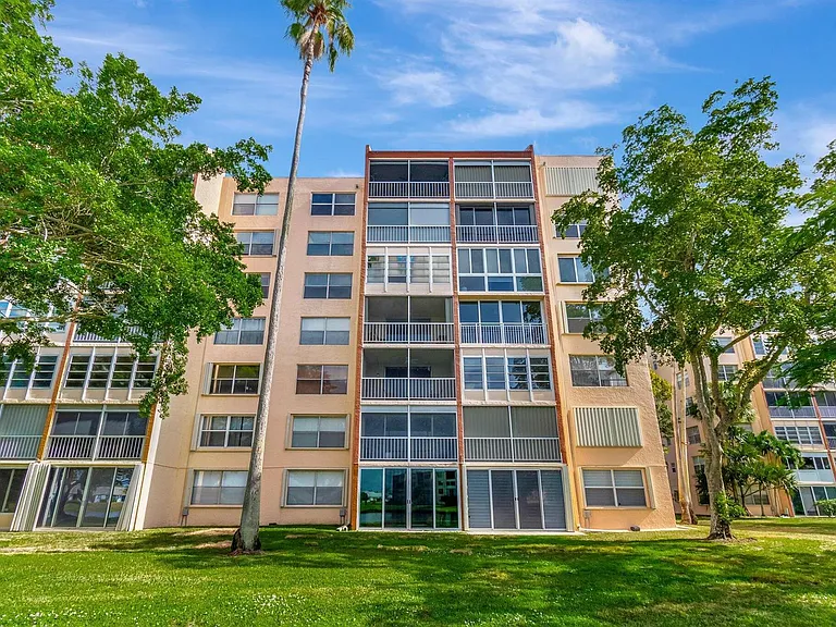14623 Bonaire Blvd #502 — Photo 48