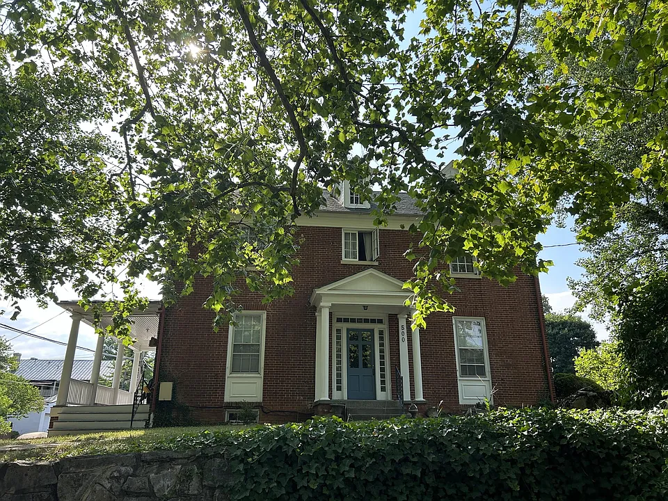 500 S Stewart St #1