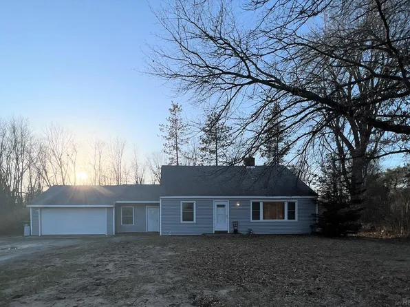 8284 Lakeshore Rd, Lexington, MI 48450