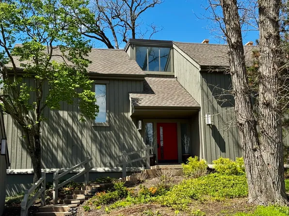 412 Deer Trail Hl APT B, Lake Barrington, IL 60010