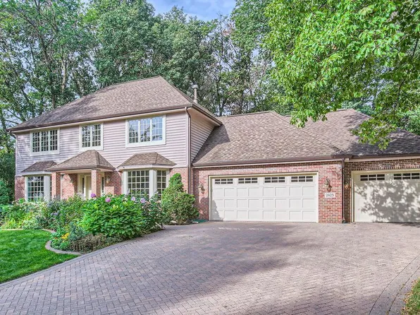 2425 Comstock Ln N, Plymouth, MN 55447
