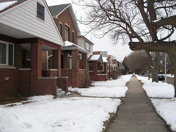 2nd image of 3843 N Francisco Ave