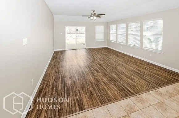 9200 Hawthorne Dr — Photo 4