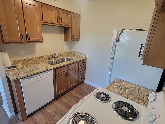 3rd image of 3406 Breckenridge Ln APT 2
