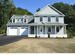 12 Champagne Ln, Freeport, ME 04032